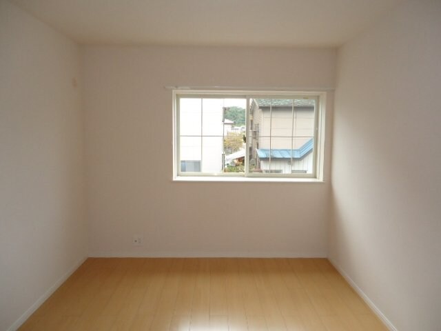 物件内観写真13　(南側洋室)