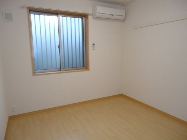 物件内観写真11　(洋室)