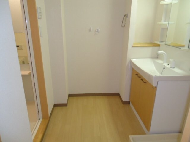 物件内観写真15　(脱衣所)