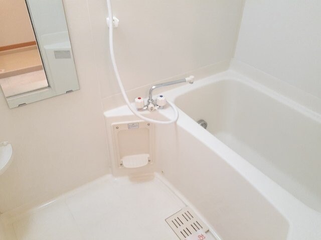 物件内観写真11　(きれいなお風呂です)