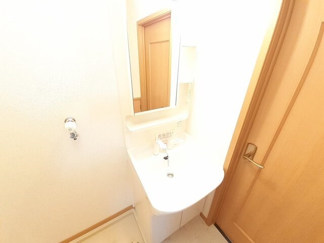 物件内観写真17　(コンパクトで使いやすい洗面所)