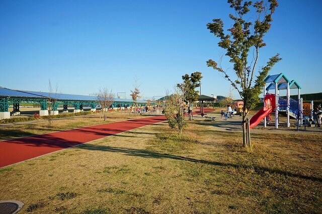 物件外観写真5　(五十部運動公園まで1000m)