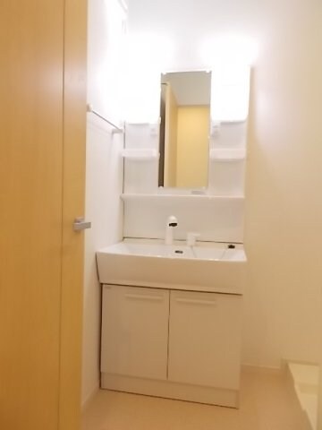 物件内観写真15　(忙しい朝には欠かせない洗面所です)