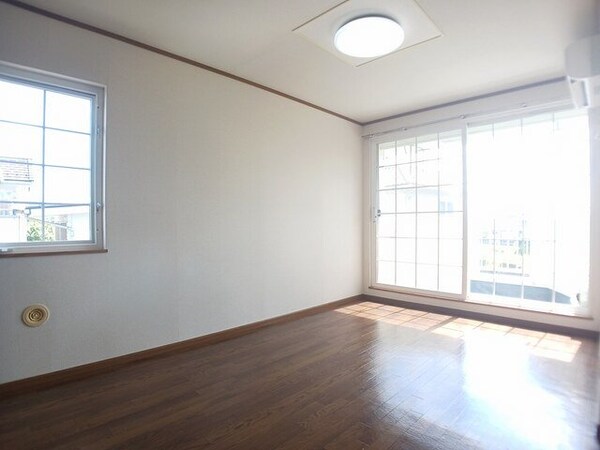 居室(ゆったりとしたリビングです)