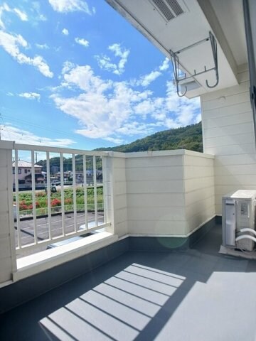 物件内観写真19　(落ち着いた時間を過ごせるバルコニーです)