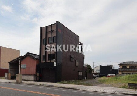 新井方住居付貸店舗外観写真