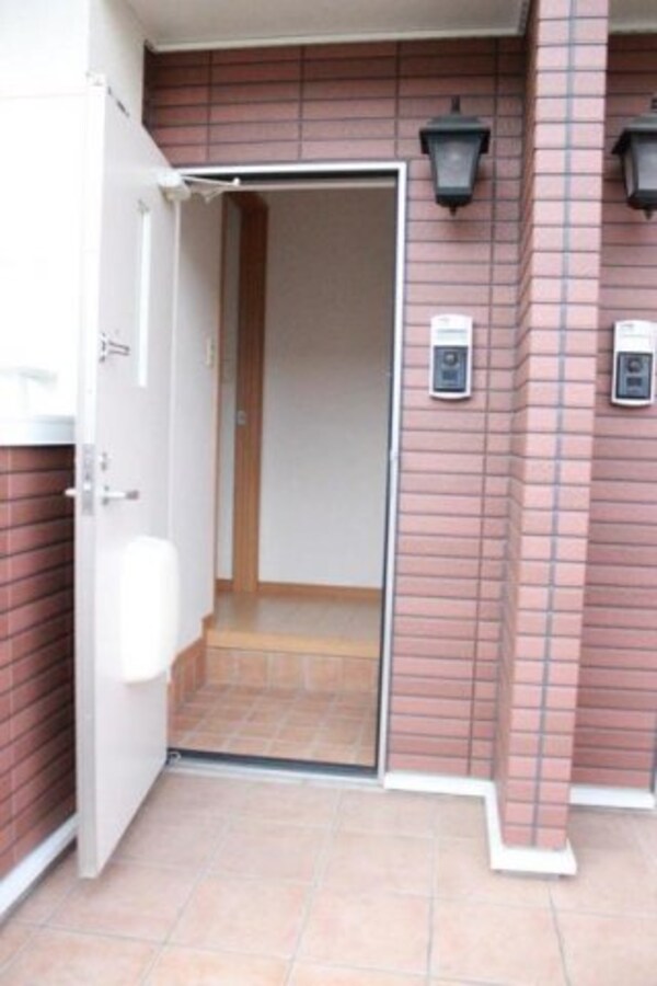 玄関(落ち着いた玄関です)