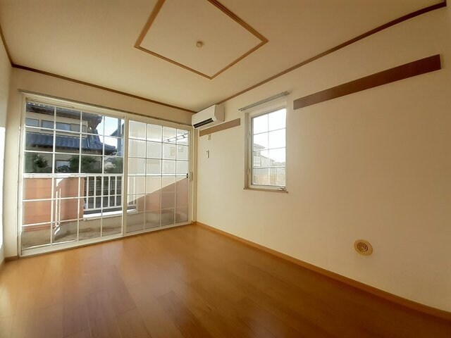 物件内観写真9　(おしゃれなリビングです)