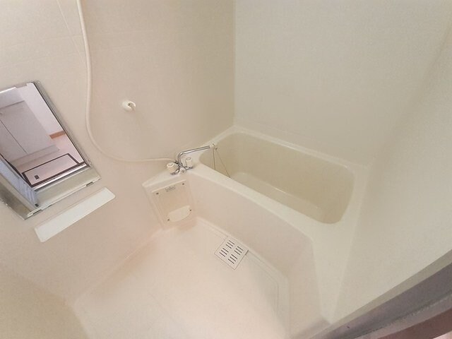 物件内観写真11　(日々の暮らしに欠かせないお風呂です)