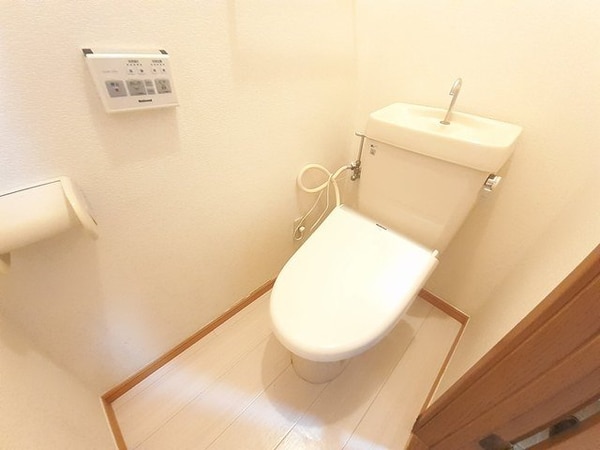 トイレ(ゆったりとした空間のトイレです)