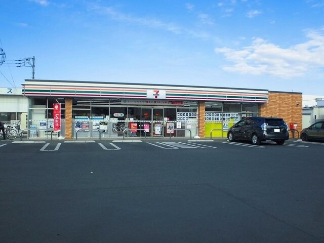 物件外観写真4　(セブンイレブンまで550m)