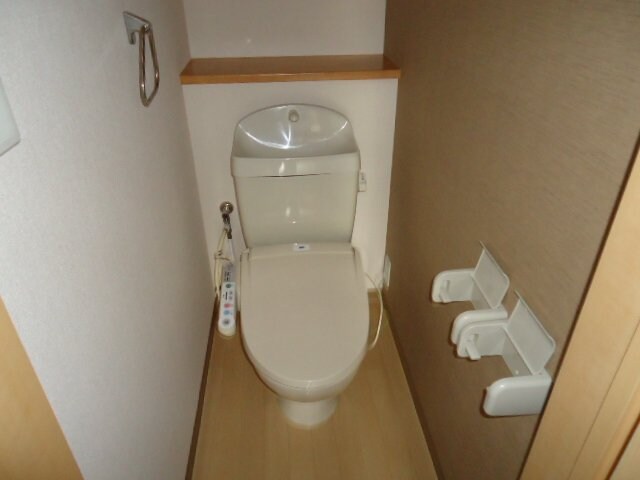 物件内観写真15　(シャワー付トイレ)