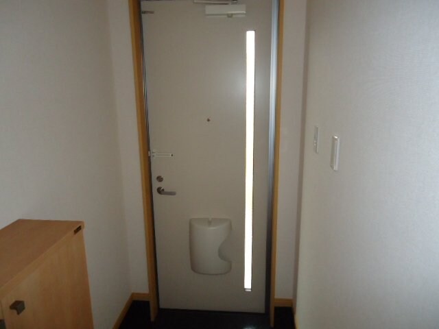 物件内観写真17　(玄関)