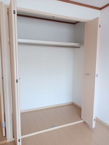 物件内観写真16　(小物を収納するのに便利です)