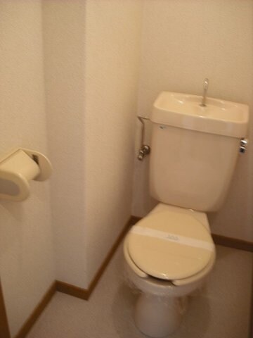 物件内観写真17　(シンプルで使いやすいトイレです)