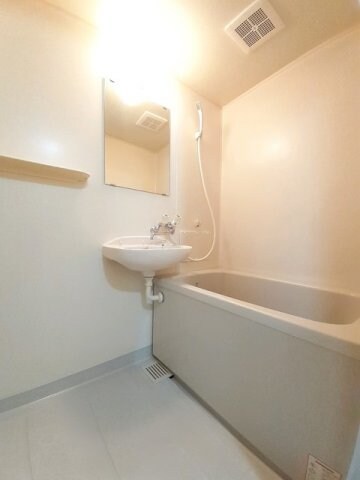 物件内観写真13　(お風呂で日々の疲れを落としましょう)