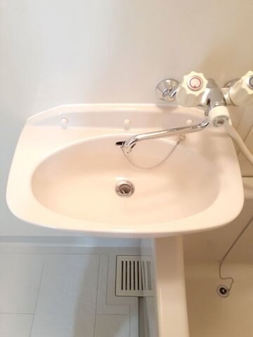 物件内観写真14　(脱衣スペースもあります)