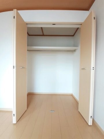 物件内観写真16　(小物を収納するのに便利です)
