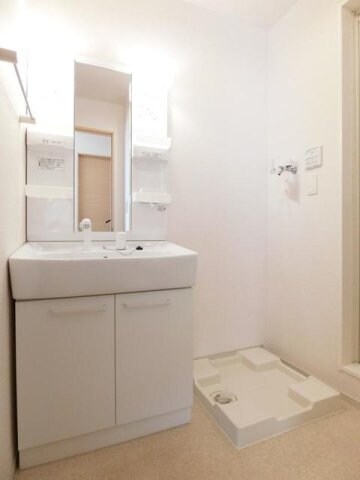 物件内観写真14　(忙しい朝には欠かせない洗面所です)