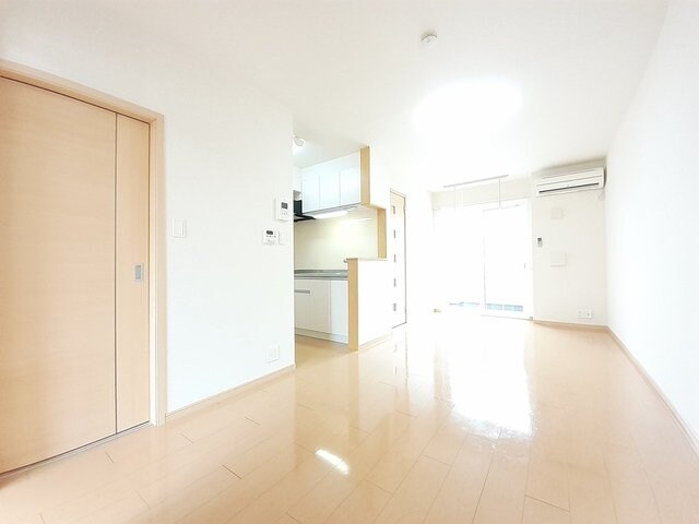 物件内観写真9　(使いやすい居間です)