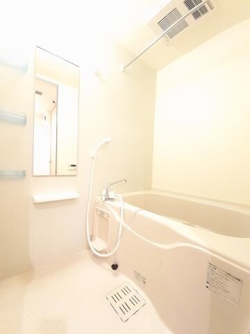 物件内観写真13　(ゆったり過ごせるお風呂です)