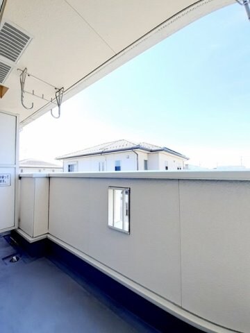 物件内観写真19　(バルコニーからの眺めを楽しみながら食事をしませんか)