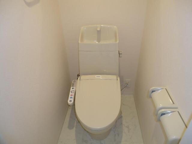 物件内観写真15　(シャワー付トイレ)