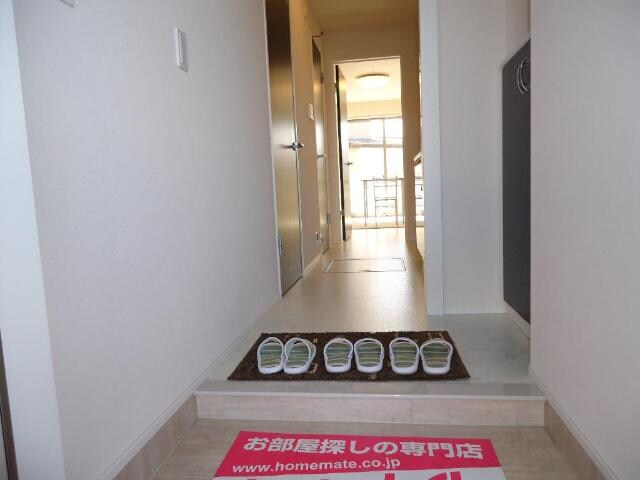 物件内観写真17　(玄関)