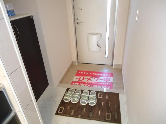 物件内観写真18　(玄関)