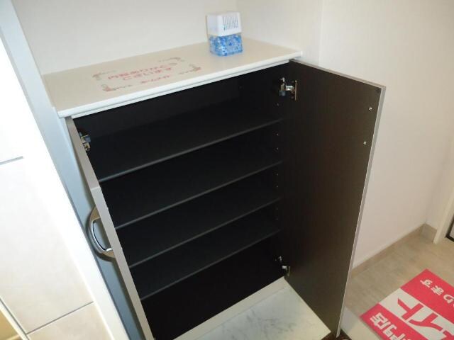 物件内観写真24　(下駄箱)