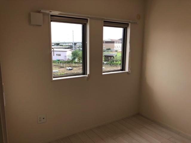 物件内観写真12　(洋室)