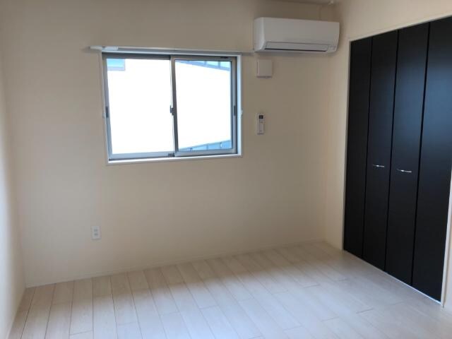 物件内観写真13　(洋室)