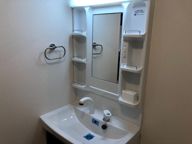 物件内観写真15　(洗髪洗面化粧台)
