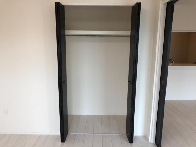 物件内観写真25　(玄関収納)