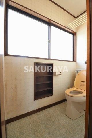 物件内観写真27　(2階トイレ)