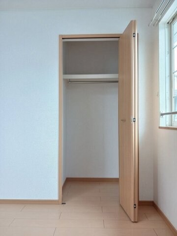 物件内観写真16　(たっぷりとした収納スペースです)
