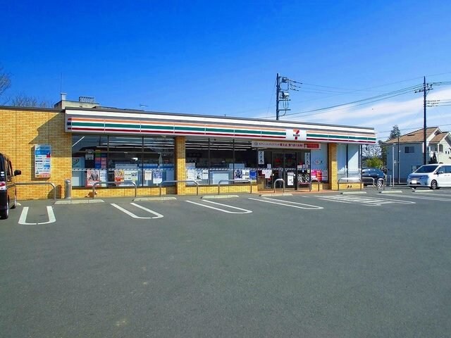 物件外観写真3　(セブンイレブンまで650m)