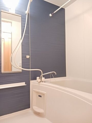 物件内観写真13　(コンパクトで使いやすいお風呂です)