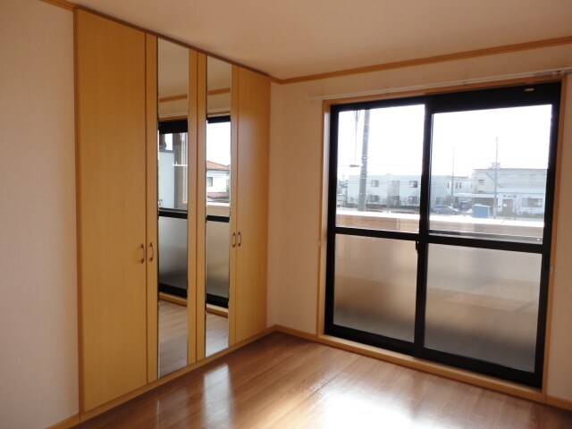 物件内観写真11　(西側洋室)