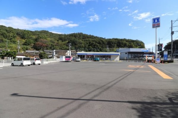 周辺環境(ローソン 足利今福町店 553m)