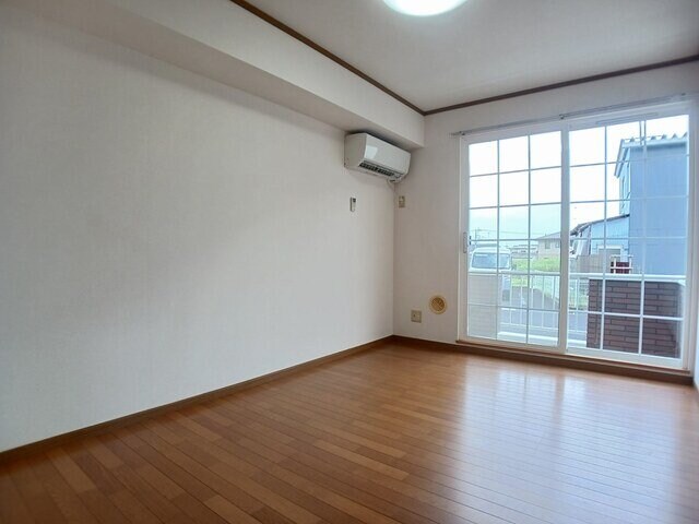 物件内観写真9　(居間です)