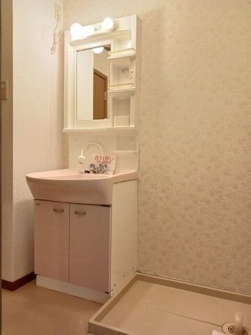 物件内観写真14　(コンパクトで使いやすい洗面所)