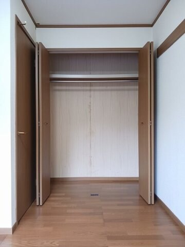 物件内観写真16　(収納スペース豊富です)