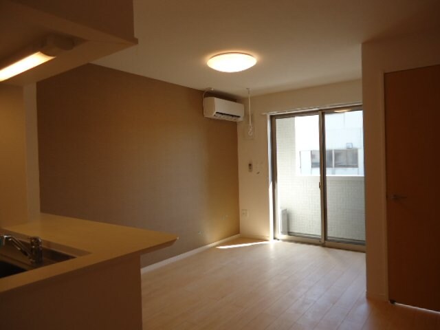 物件内観写真9　(リビング)