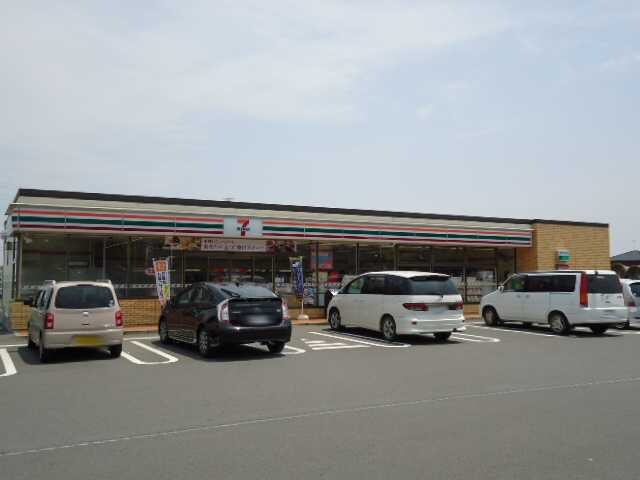 物件外観写真4　(セブンイレブン太田市東今泉町店まで1,113ｍ)