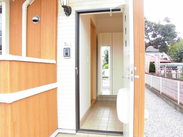 物件内観写真14　(きれいな玄関です)