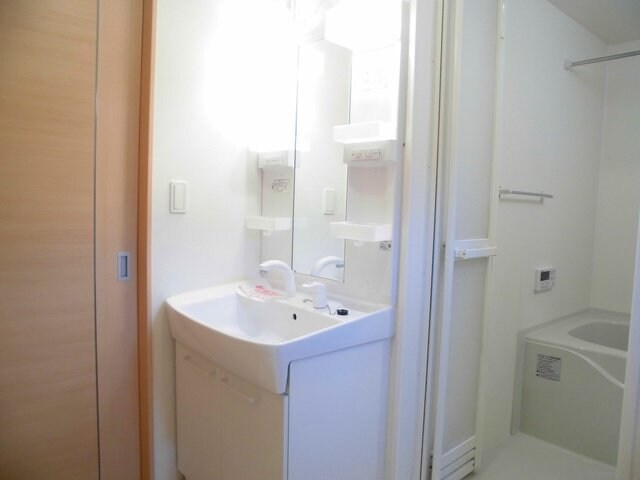 物件内観写真17　(脱衣スペースもあります)