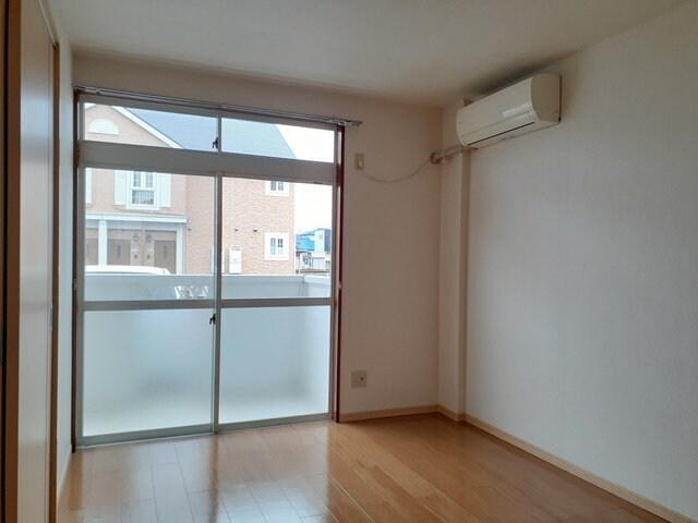 物件内観写真9　(ゆったり過ごせるリビングです)