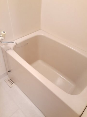 物件内観写真13　(きれいなお風呂です)