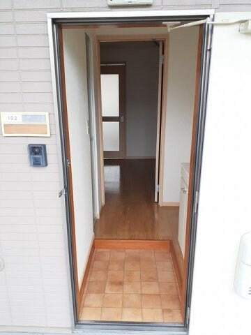 物件内観写真15　(シンプルで使いやすい玄関です)